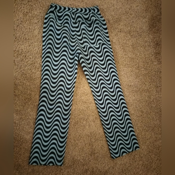 Like- New Condition Red Berry Wave Pattern Pants Blue Size Small - Picture 5 of 6